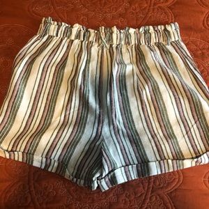 Shorts multi colored. Brand: Rewind